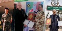 اهداء نشان افتخار سربازان دفاع مقدس توسط امیر سرتیپ دوم ستاد جابر آباد زردشتی به دکتر کیوان دهناد